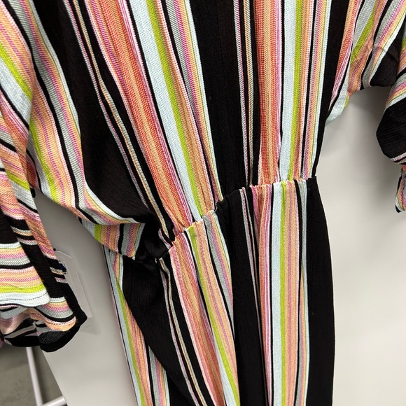 LUCCA NWT STRIPED PEACH & BLACK DEEP V-NECK WIDE CAFTAN SLEEVES SZ: SMALL - Picture 7 of 8